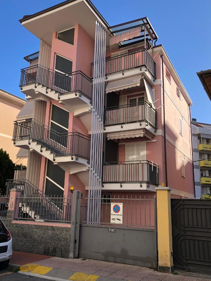 Апартаменты Casa Francesca: Un Mare Di Relax! Вентимилья Экстерьер фото